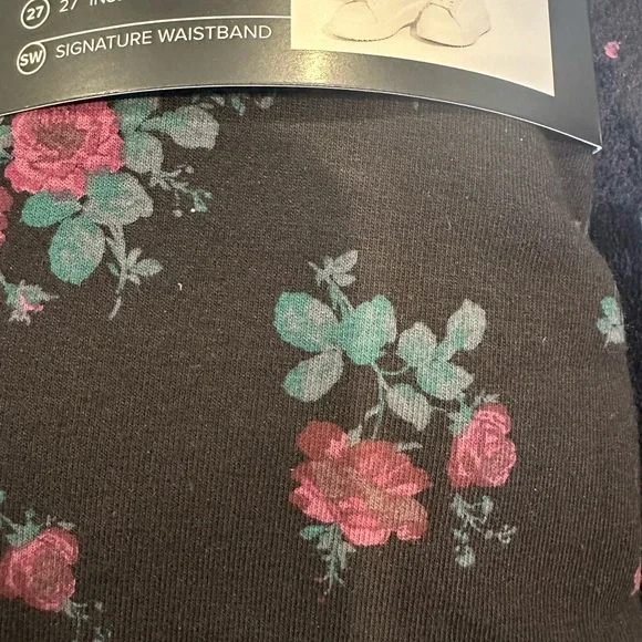 Floral Deep Black Full-Length Legging - Picture 5 of 6